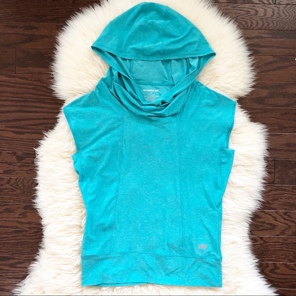 Womens Marika Tek Pullover Style Slight Sleeve Hooded Cowl Neck Athletic Top S